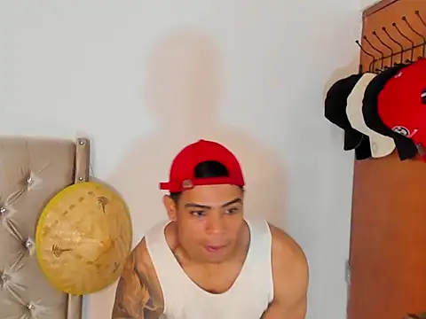 Snapshot of Andrew_wolf7 chatting on 09-09-25, 02:16 Andrew wolf7 online show from 09-09-25, 02:16