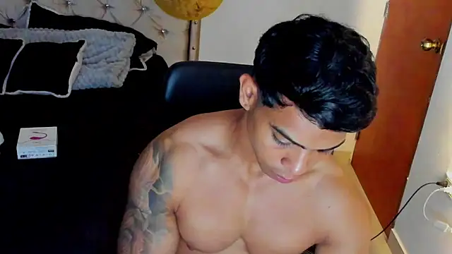 Snapshot of Andrew_wolf7 chatting on 11-26-25, 01:12 Andrew wolf7 online show from 11-26-25, 01:12