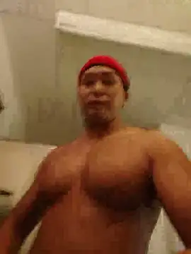 Snapshot of MUSCLE178 chatting on 05-18-26, 11:43 MUSCLE178 online show from 05-18-26, 11:43