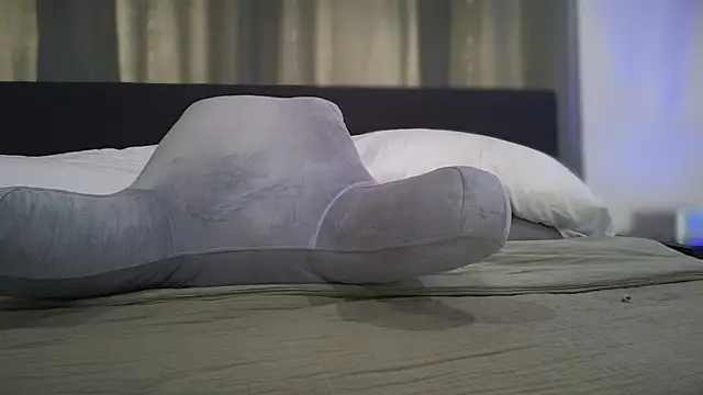 Snapshot of longislandprincess chatting on 09-13-25, 01:00 longislandprincess online show from 09-13-25, 01:00