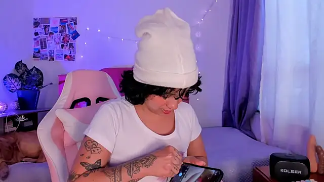 adriannyp 1 online show from 03-22-25, 08:37