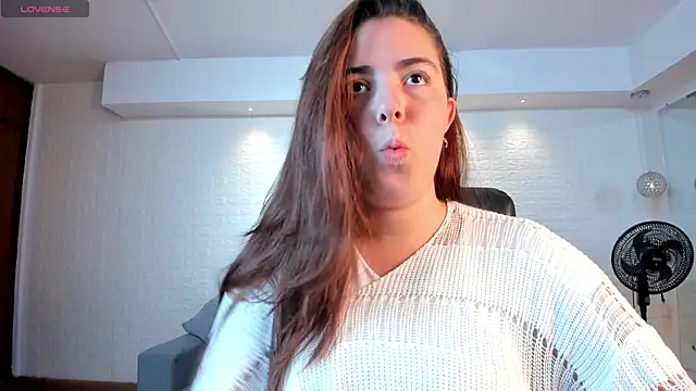 Snapshot of Lyssa_Muller chatting on 11-10-25, 04:50 Lyssa Muller online show from 11-10-25, 04:50