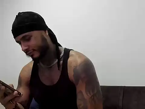 Snapshot of Exotic_tatto27121 chatting on 06-02-26, 02:35 Exotic tatto27121 online show from 06-02-26, 02:35