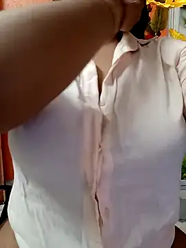 Sony-Model online show from 04-28-26, 05:34