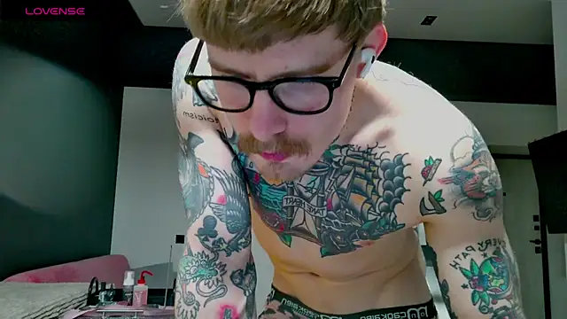 white King9999 online show from 12-15-25, 03:44