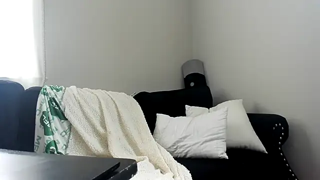 Snapshot of MistressKatie13xxx chatting on 12-15-24, 04:37 MistressKatie13xxx online show from 12-15-24, 04:37