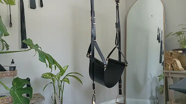 Snapshot of MistressKatie13xxx chatting on 01-25-25, 06:35 MistressKatie13xxx online show from 01-25-25, 06:35