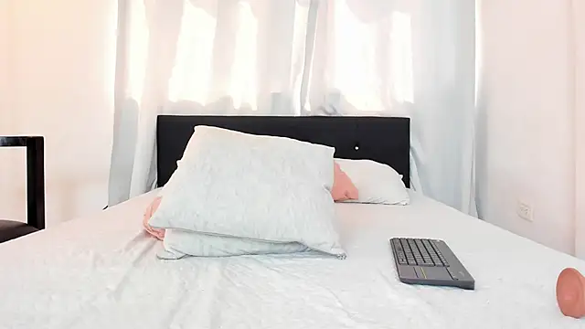 Snapshot of DailaSmith chatting on 01-26-25, 07:31 DailaSmith online show from 01-26-25, 07:31