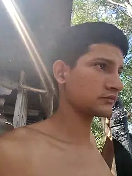 Snapshot of Valentinacuc chatting on 09-21-25, 02:51 Valentinacuc online show from 09-21-25, 02:51