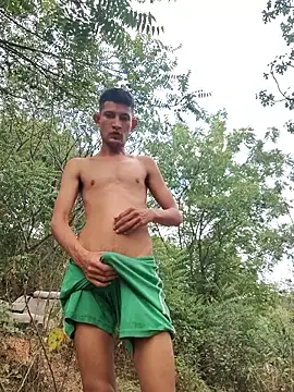 Snapshot of Valentinacuc chatting on 09-22-25, 11:12 Valentinacuc online show from 09-22-25, 11:12