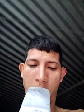 Snapshot of Valentinacuc chatting on 10-04-25, 11:19 Valentinacuc online show from 10-04-25, 11:19