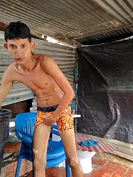 Snapshot of Valentinacuc chatting on 10-17-25, 08:11 Valentinacuc online show from 10-17-25, 08:11