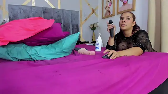 Caroliine Torres online show from 02-08-25, 05:29