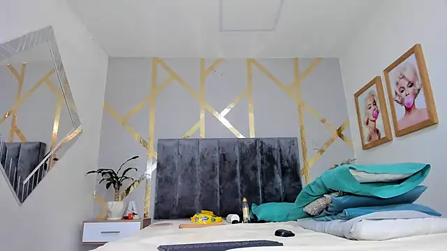 Caroliine Torres online show from 02-20-25, 02:57