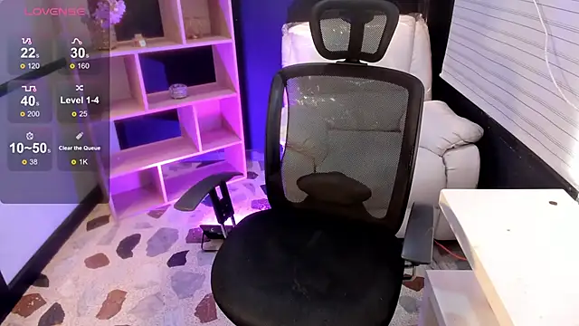 Snapshot of EmySilver chatting on 12-05-24, 02:00 EmySilver online show from 12-05-24, 02:00