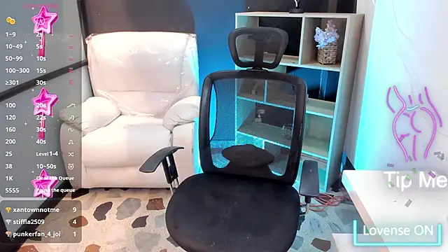 Snapshot of EmySilver chatting on 02-02-25, 04:11 EmySilver online show from 02-02-25, 04:11