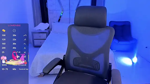 Snapshot of EmySilver chatting on 02-15-25, 03:06 EmySilver online show from 02-15-25, 03:06