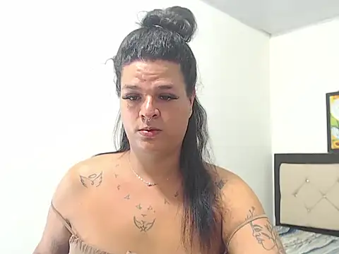 Snapshot of eloisaath chatting on 02-12-26, 02:34 eloisaath online show from 02-12-26, 02:34