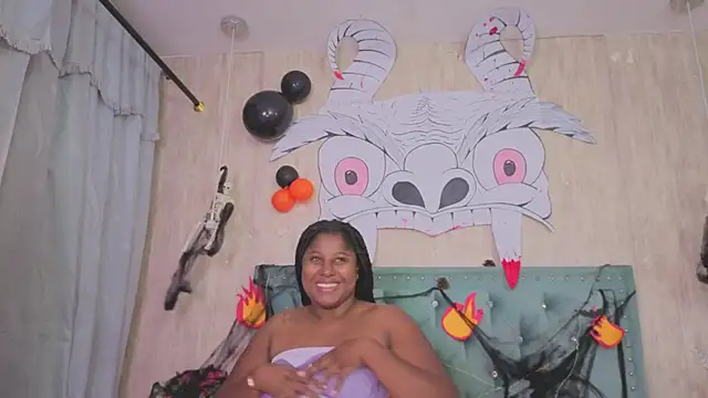 Snapshot of Alexa_roussee chatting on 10-31-25, 12:17 Alexa roussee online show from 10-31-25, 12:17