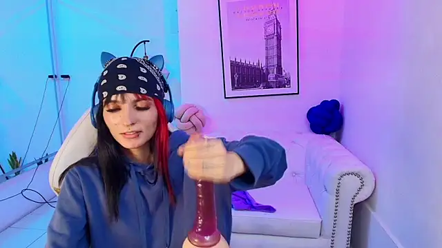 Dafne huges online show from 01-14-25, 03:36