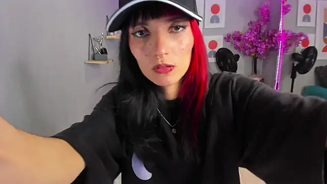 Dafne huges online show from 01-31-25, 08:01