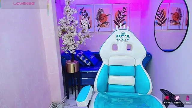 Dafne huges online show from 10-17-25, 07:38