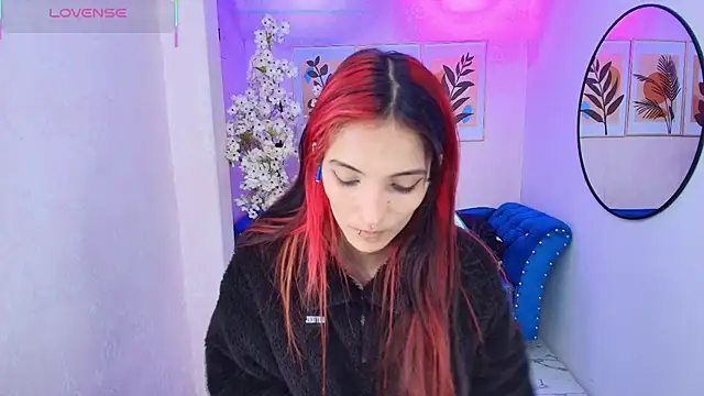 Dafne huges online show from 10-18-25, 07:25