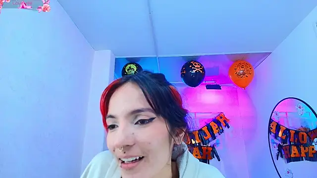 Dafne huges online show from 10-30-25, 07:25