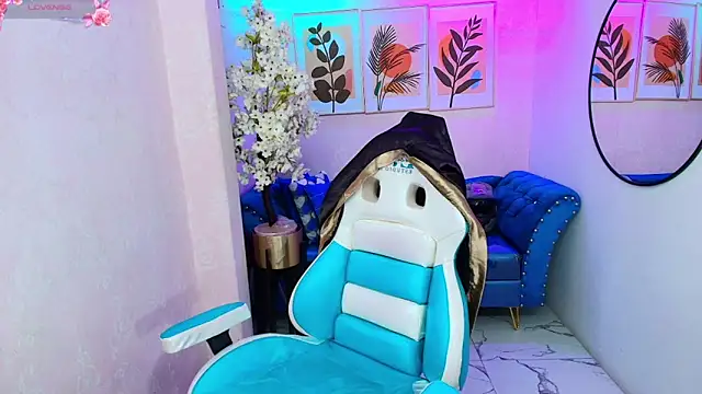 Dafne huges online show from 11-28-25, 07:27