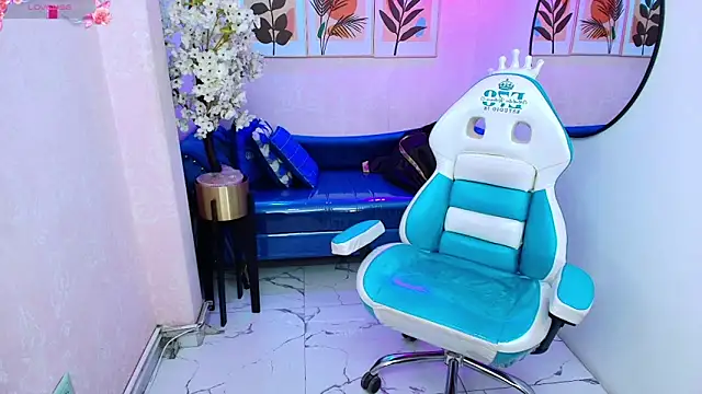 Dafne huges online show from 11-29-25, 07:50