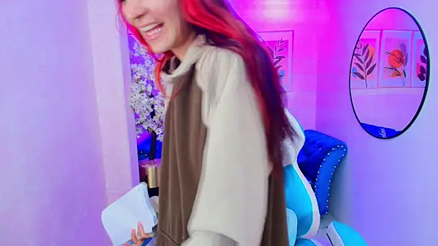 Dafne huges online show from 12-14-25, 11:48