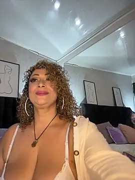 Katti Barrera online show from 03-12-26, 07:42