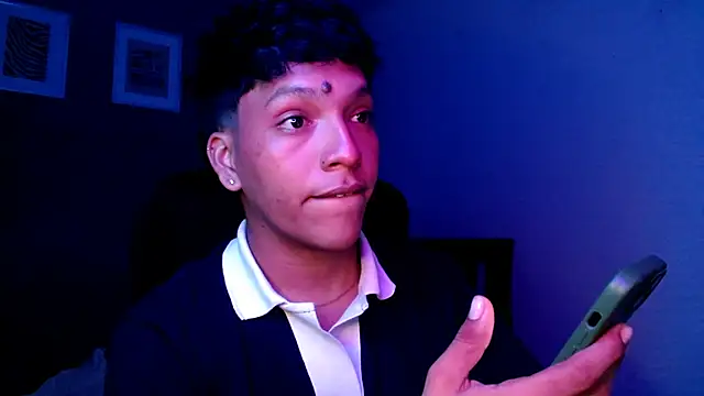 Snapshot of Xander_bonnet1 chatting on 01-15-25, 06:12 Xander bonnet1 online show from 01-15-25, 06:12