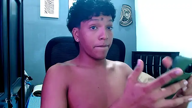 Snapshot of Xander_bonnet1 chatting on 01-27-25, 03:18 Xander bonnet1 online show from 01-27-25, 03:18