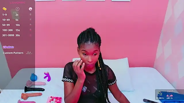 Snapshot of petitelittleebony chatting on 09-11-25, 07:25 petitelittleebony online show from 09-11-25, 07:25