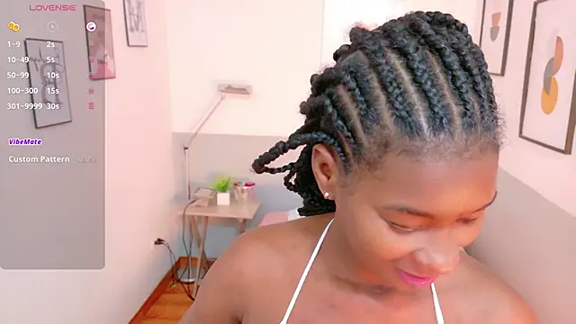 Snapshot of petitelittleebony chatting on 09-21-25, 12:18 petitelittleebony online show from 09-21-25, 12:18