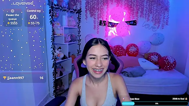 Snapshot of cat_kitty18_ chatting on 01-31-25, 12:28 cat kitty18 online show from 01-31-25, 12:28