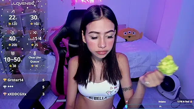 Snapshot of cat_kitty18_ chatting on 02-12-25, 10:04 cat kitty18 online show from 02-12-25, 10:04