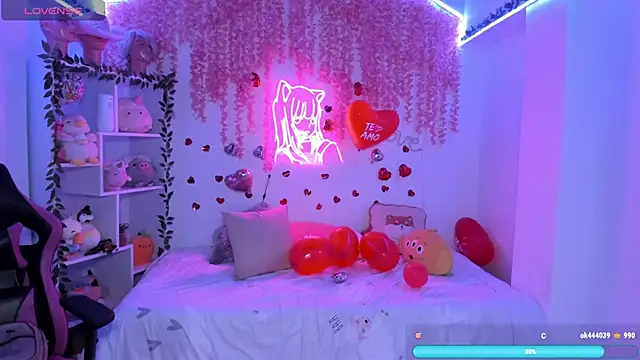 Snapshot of cat_kitty18_ chatting on 02-18-25, 06:15 cat kitty18 online show from 02-18-25, 06:15