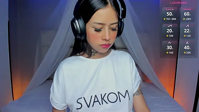 Snapshot of cat_kitty18_ chatting on 02-24-26, 06:39 cat kitty18 online show from 02-24-26, 06:39