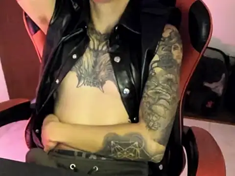 Snapshot of goodboy69l chatting on 03-08-26, 01:25 goodboy69l online show from 03-08-26, 01:25