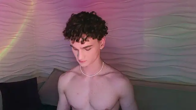 Snapshot of adam_21cm__ chatting on 12-08-24, 07:11 adam 21cm   online show from 12-08-24, 07:11
