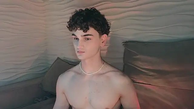 Snapshot of adam_21cm__ chatting on 12-15-24, 04:15 adam 21cm   online show from 12-15-24, 04:15