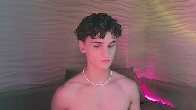 Snapshot of adam_21cm__ chatting on 01-23-25, 04:48 adam 21cm   online show from 01-23-25, 04:48