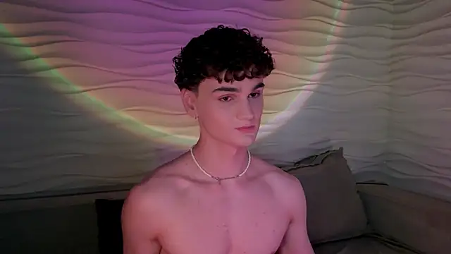 Snapshot of adam_21cm__ chatting on 02-13-25, 04:28 adam 21cm   online show from 02-13-25, 04:28