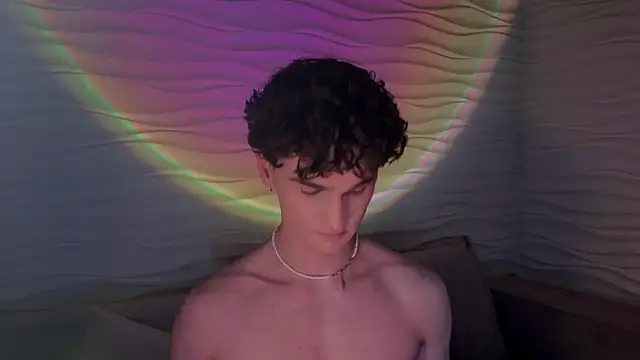 Snapshot of adam_21cm__ chatting on 02-23-25, 10:42 adam 21cm   online show from 02-23-25, 10:42