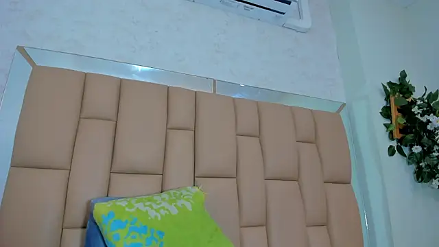 Snapshot of mss_samy chatting on 01-11-25, 06:14 mss samy online show from 01-11-25, 06:14