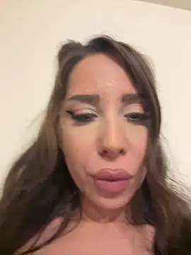 Snapshot of AvaLanne_ chatting on 02-10-26, 06:01 AvaLanne online show from 02-10-26, 06:01