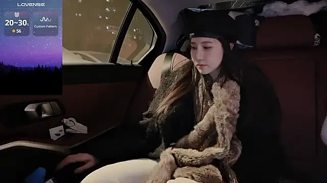 Snapshot of newwell chatting on 01-11-25, 01:01 newwell online show from 01-11-25, 01:01