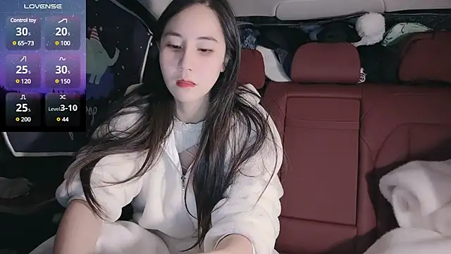 Snapshot of newwell chatting on 01-14-25, 02:32 newwell online show from 01-14-25, 02:32